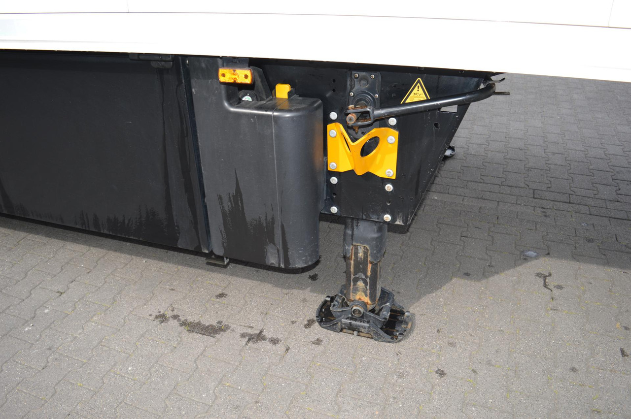 Schmitz Cargobull SKO FP 45 ThermoKing SLXi 300 - Полуприцеп-рефрижератор: фото 4 Schmitz Cargobull SKO FP 45 ThermoKing SLXi 300 - Полуприцеп-рефрижератор: фото 4