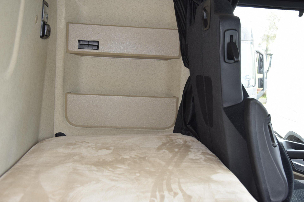 Тягач Mercedes-Benz Actros 5 1845 BigSpace: фото 12