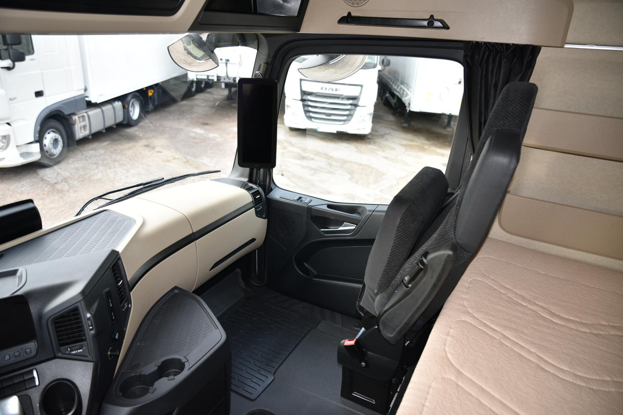 Тягач Mercedes-Benz Actros 5 1845 BigSpace: фото 16