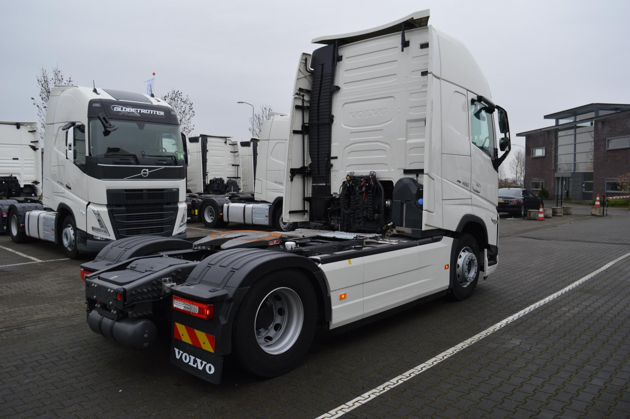 Volvo FH 460 Globetrotter XL i-Save I-ParkCool - Тягач: фото 4 Volvo FH 460 Globetrotter XL i-Save I-ParkCool - Тягач: фото 4