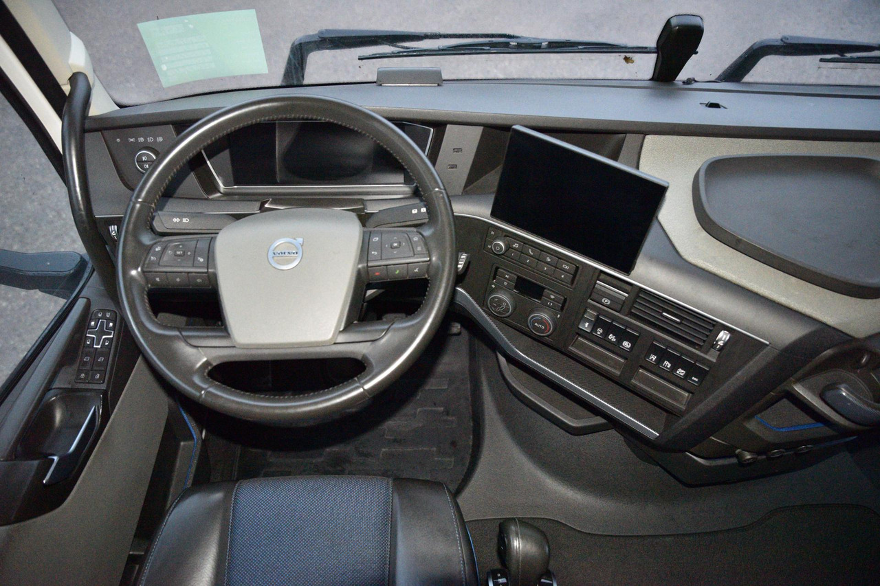 Тягач Volvo FH 500 Globetrotter XL Varios: фото 11