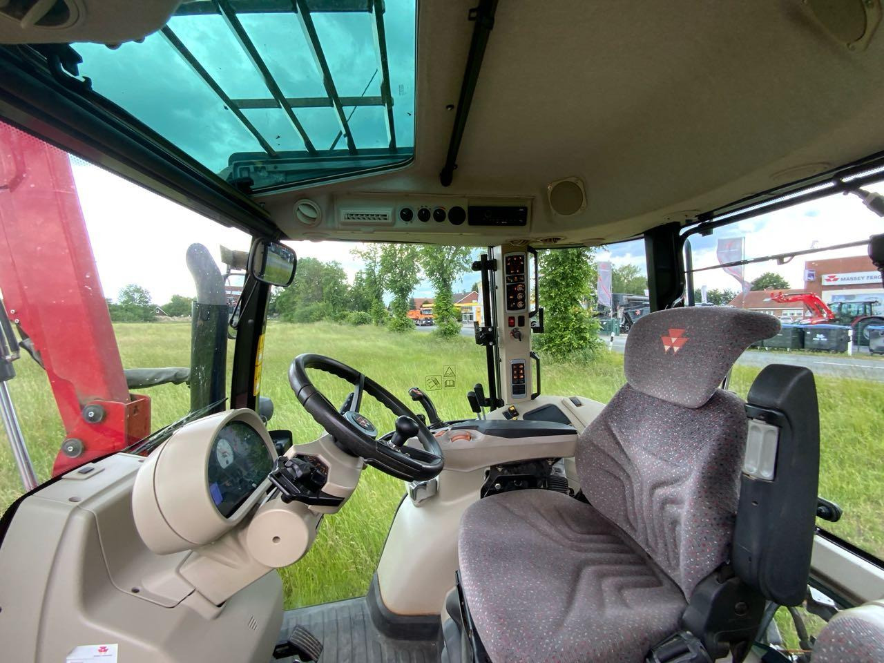 Massey Ferguson MF 5613 Dyna6 Efficient - Трактор: фото 4 Massey Ferguson MF 5613 Dyna6 Efficient - Трактор: фото 4