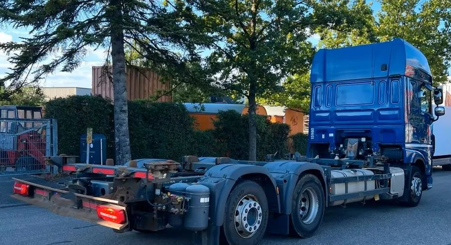 DAF XF 480 |Euro 6 | Automat | Retarder | Mobilna klimatyzacja | 6x2 | oś skrętna podnoszona | 193.000 km - Грузовик-шасси: фото 3 DAF XF 480 |Euro 6 | Automat | Retarder | Mobilna klimatyzacja | 6x2 | oś skrętna podnoszona | 193.000 km - Грузовик-шасси: фото 3