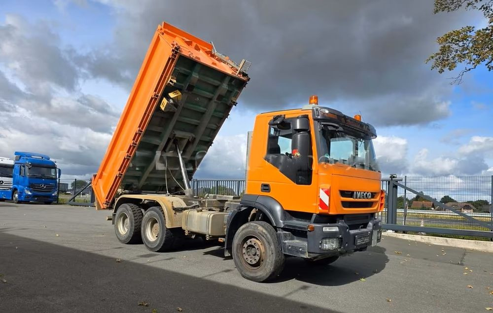 Iveco Trakker AD 360 – Trójstronny Wywrotka Meiller – 6x4 – Euro 5 - 279.067 km - Самосвал: фото 1 Iveco Trakker AD 360 – Trójstronny Wywrotka Meiller – 6x4 – Euro 5 - 279.067 km - Самосвал: фото 1