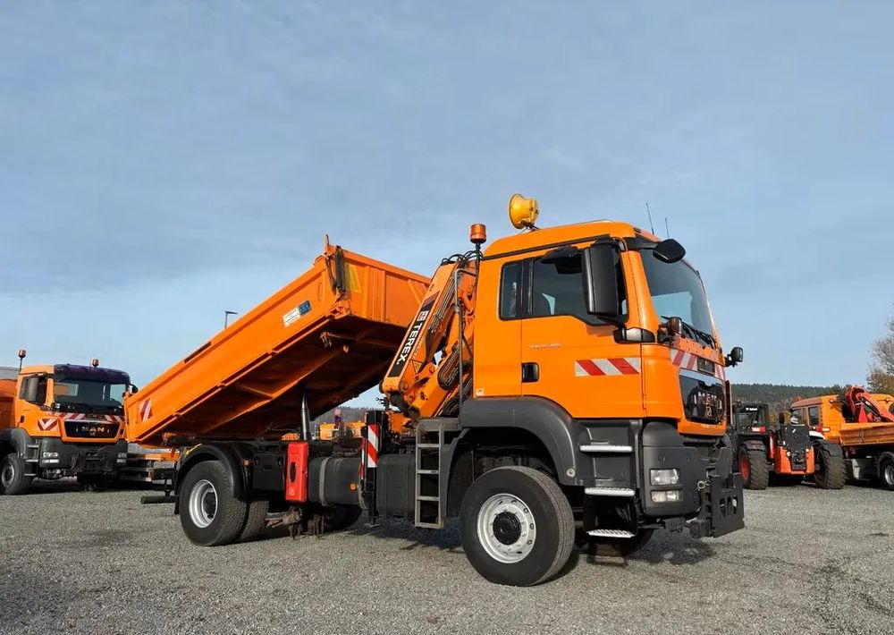 MAN TGS 18.320/ 4x4 / Euro4 /Wywrotka trójstronna Meiller +Kran Atlas TLC 82.2 +sterowanie radiowe – Przystosowany do pracy zimą — odśnieżanie, posypywanie, pług - Самосвал: фото 3 MAN TGS 18.320/ 4x4 / Euro4 /Wywrotka trójstronna Meiller +Kran Atlas TLC 82.2 +sterowanie radiowe – Przystosowany do pracy zimą — odśnieżanie, posypywanie, pług - Самосвал: фото 3