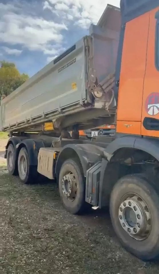 Mercedes-Benz AROCS 4143 8x4 | BORTMATIC - wywrotka trójstronna  | Retarder |Zawieszenie na resorach | - Самосвал: фото 2 Mercedes-Benz AROCS 4143 8x4 | BORTMATIC - wywrotka trójstronna  | Retarder |Zawieszenie na resorach | - Самосвал: фото 2