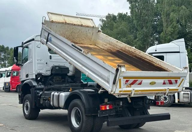 Mercedes-Benz Arocs 2040 4x4 – Meiller | Euro 6c | płyta czołowa do montażu pługu, osprzętu zimowego lub komunalnego | Automat | Resory stalowe (Blatt-Blatt) - Самосвал: фото 5 Mercedes-Benz Arocs 2040 4x4 – Meiller | Euro 6c | płyta czołowa do montażu pługu, osprzętu zimowego lub komunalnego | Automat | Resory stalowe (Blatt-Blatt) - Самосвал: фото 5