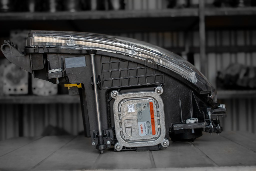 MERCEDES-BENZ ACTROS MP IV XENON LIGHTS - EURO VI - DRIVER - Свет/ Освещение для Грузовиков: фото 3 MERCEDES-BENZ ACTROS MP IV XENON LIGHTS - EURO VI - DRIVER - Свет/ Освещение для Грузовиков: фото 3