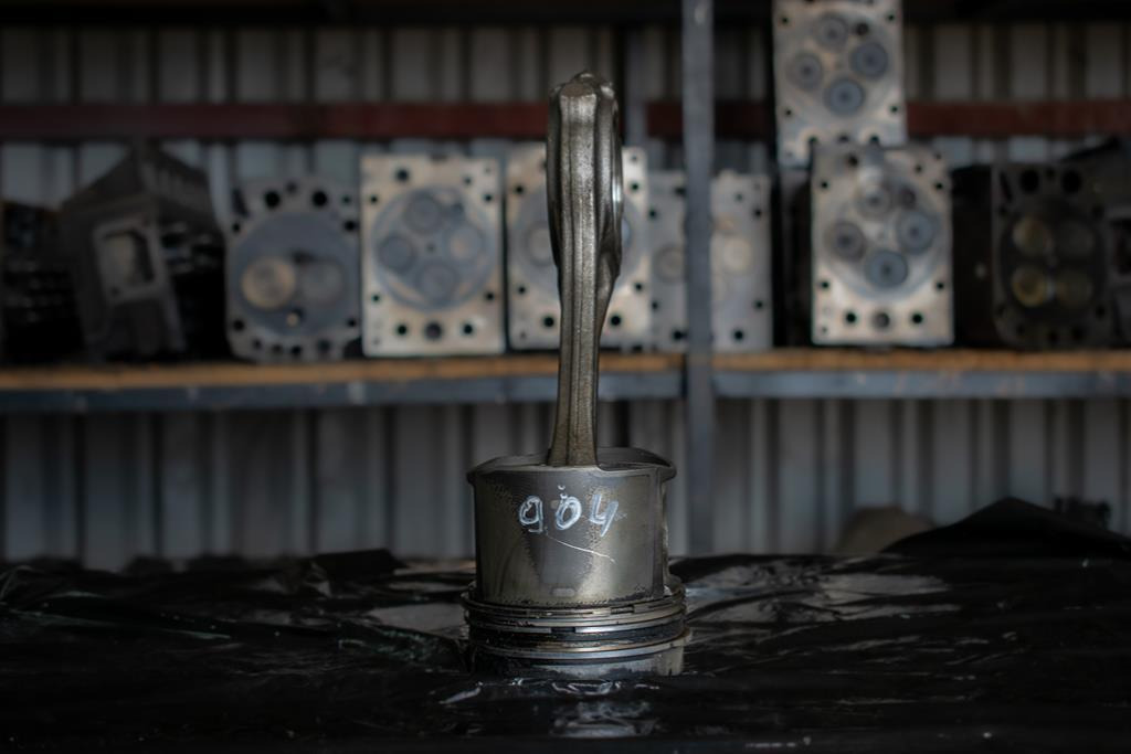 MERCEDES-BENZ ATEGO 4 CYLINDER WITH ENGINE CODE OM 904 - Шатун для Грузовиков: фото 1 MERCEDES-BENZ ATEGO 4 CYLINDER WITH ENGINE CODE OM 904 - Шатун для Грузовиков: фото 1