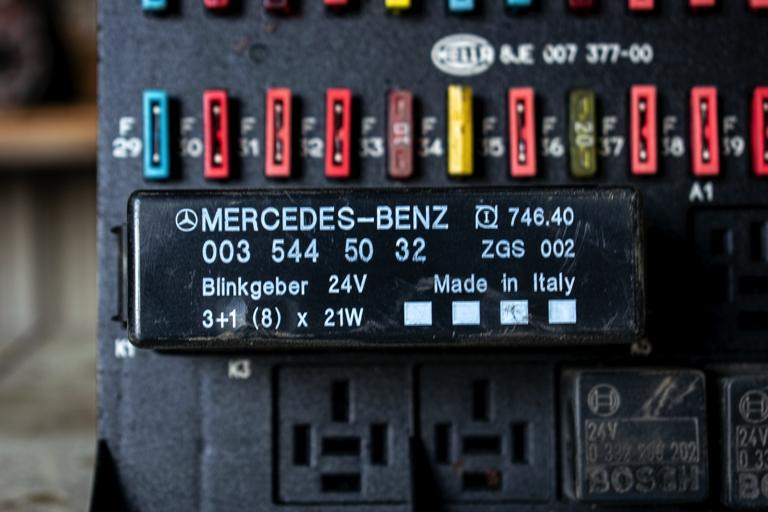 MERCEDES-BENZ ATEGO II - Предохранитель для Грузовиков: фото 2 MERCEDES-BENZ ATEGO II - Предохранитель для Грузовиков: фото 2