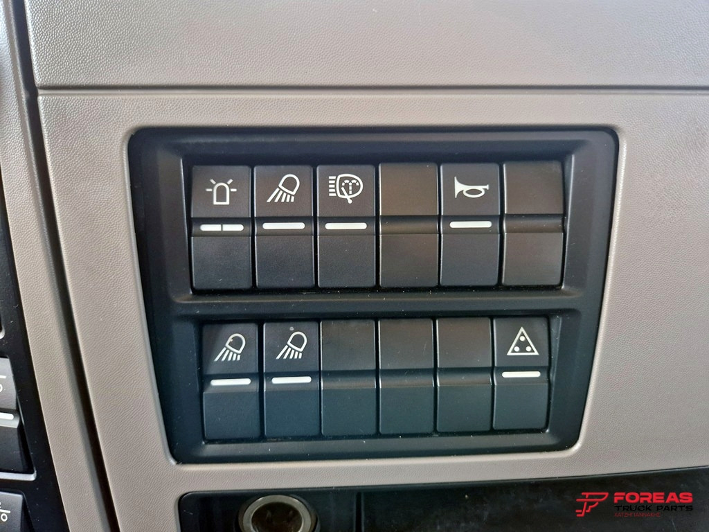 Тягач MAN TGX 26.500 6X2 EURO 6C – FOR SPARE PARTS: фото 24