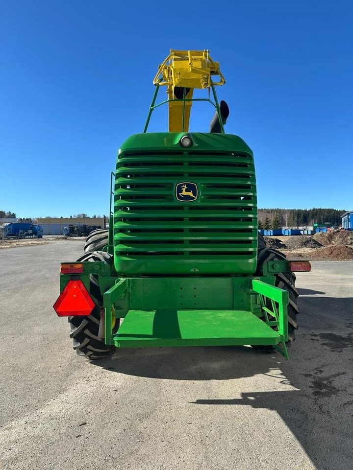 John Deere 7200 - Кормоуборочный комбайн: фото 4 John Deere 7200 - Кормоуборочный комбайн: фото 4