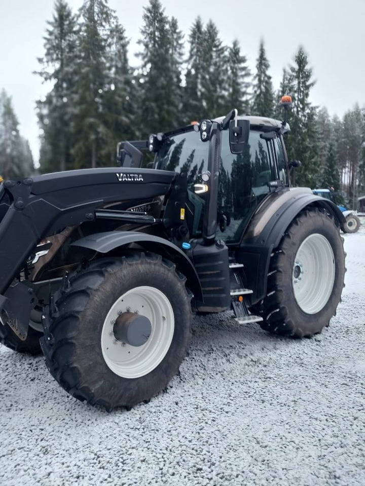 Valtra T 235 - Трактор: фото 4 Valtra T 235 - Трактор: фото 4
