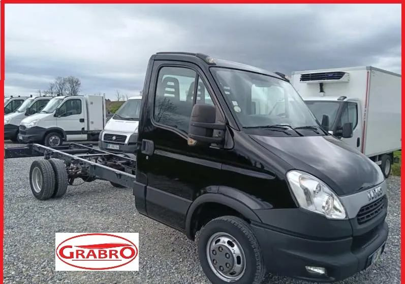 Iveco 35C13, 35C12, 35C15 - Грузовик-шасси: фото 1 Iveco 35C13, 35C12, 35C15 - Грузовик-шасси: фото 1