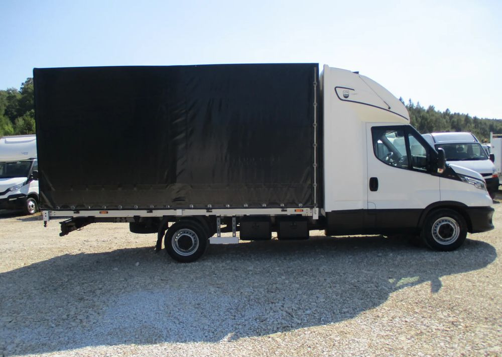 Iveco Daily 3.0 - 180KM wejkaka Spojtrak 35-180 podnoszony Duży zbiornik paliwa - Тентованный фургон: фото 4 Iveco Daily 3.0 - 180KM wejkaka Spojtrak 35-180 podnoszony Duży zbiornik paliwa - Тентованный фургон: фото 4