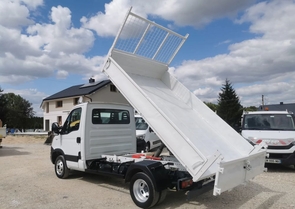 Iveco Daily 35C11 Kiper wywrotka Hak Bliźniak sprowadzony 35C12 - Малотоннажный самосвал: фото 5 Iveco Daily 35C11 Kiper wywrotka Hak Bliźniak sprowadzony 35C12 - Малотоннажный самосвал: фото 5
