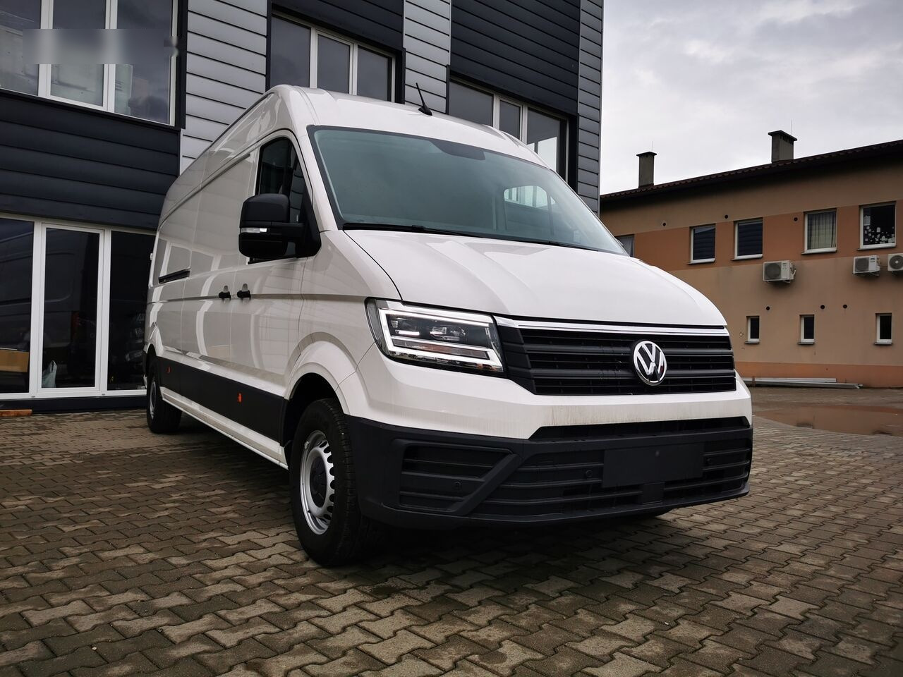 Volkswagen Crafter 2,0 l 177 KM, długość pojazdu 6836 mm - Цельнометаллический фургон: фото 1 Volkswagen Crafter 2,0 l 177 KM, długość pojazdu 6836 mm - Цельнометаллический фургон: фото 1