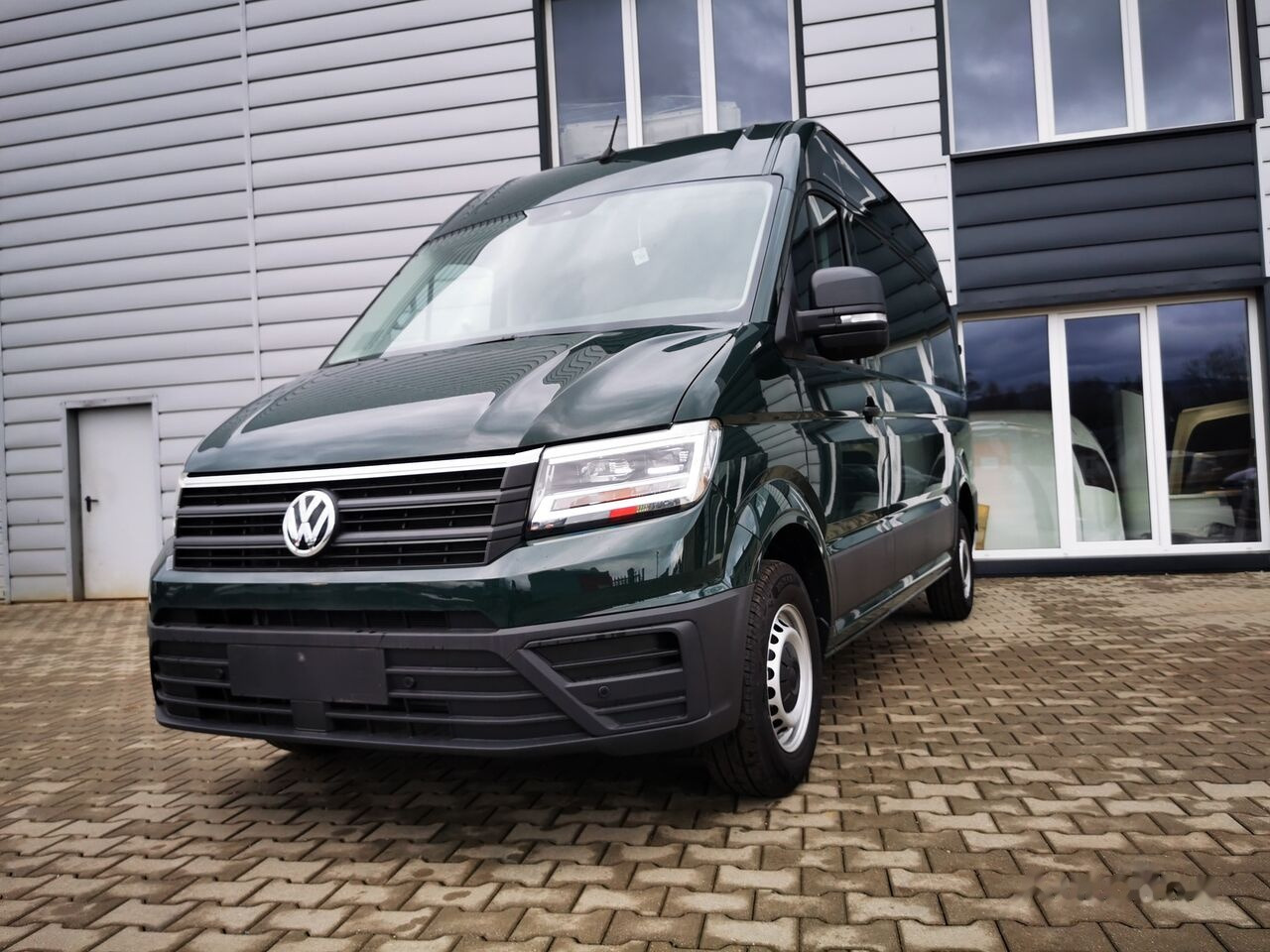 Новый Цельнометаллический фургон Volkswagen Crafter wysoki dach 140KM: фото 1