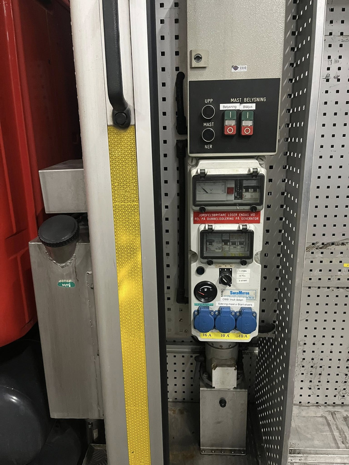 SCANIA P94GB 4x2 NZ310 - Fire engine - Пожарная машина: фото 5 SCANIA P94GB 4x2 NZ310 - Fire engine - Пожарная машина: фото 5