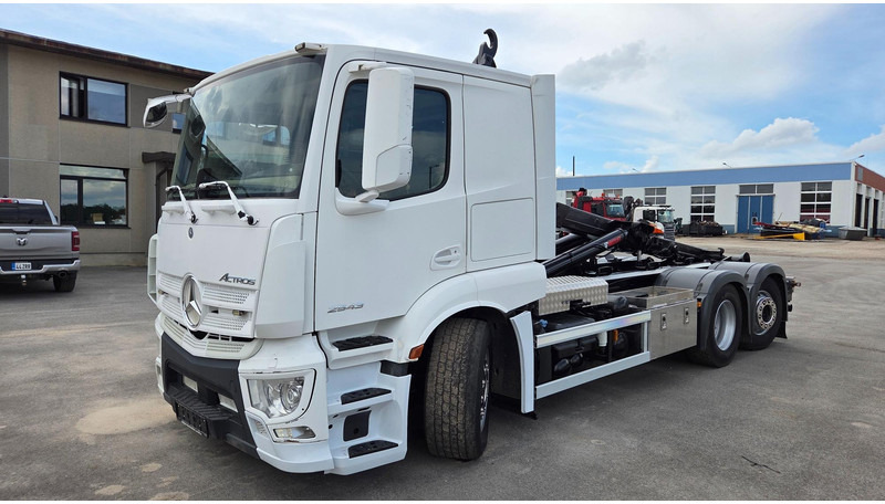 Mercedes-Benz Actros 2543 6X2*4 - Крюковой мультилифт: фото 1 Mercedes-Benz Actros 2543 6X2*4 - Крюковой мультилифт: фото 1
