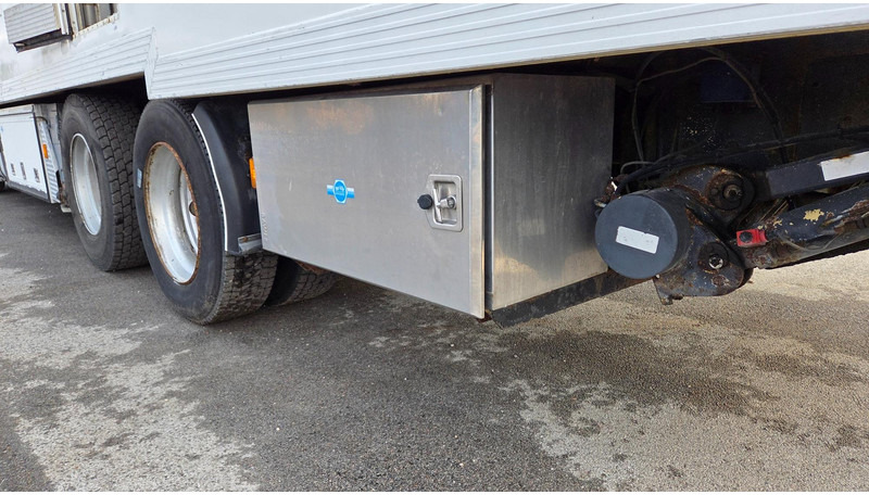 Грузовик для перевозки животных Scania R420 6X2: фото 15