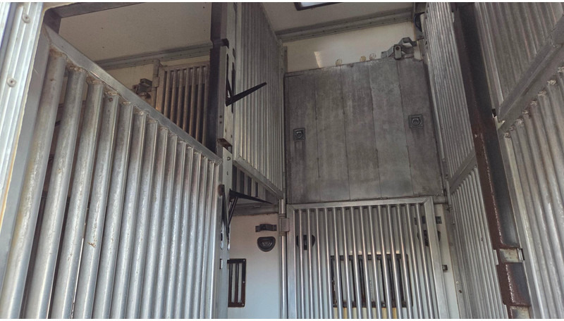 Грузовик для перевозки животных Scania R420 6X2: фото 16