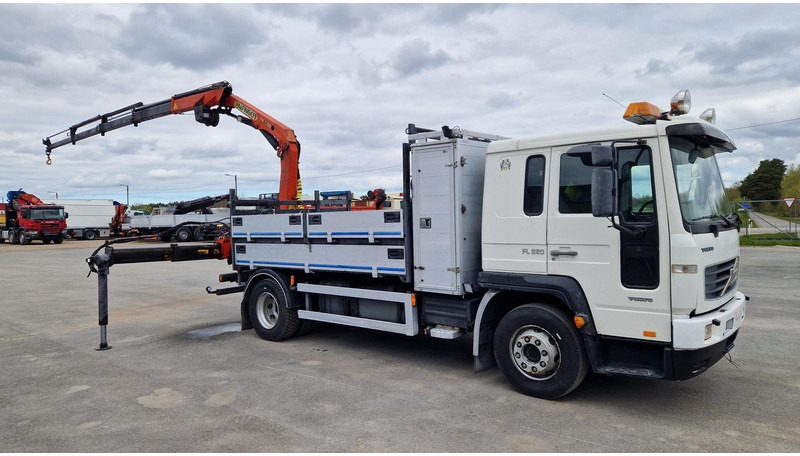 Volvo FL220 4X2 Palfinger PK7501 - Грузовик бортовой/ Платформа, Автоманипулятор: фото 2 Volvo FL220 4X2 Palfinger PK7501 - Грузовик бортовой/ Платформа, Автоманипулятор: фото 2