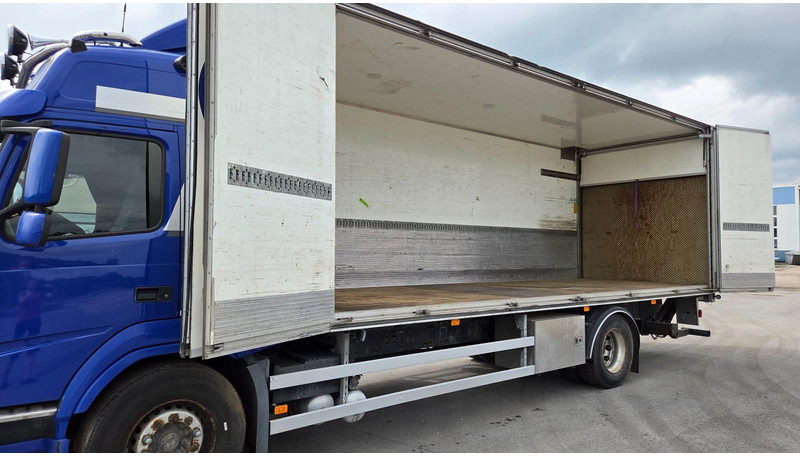 Volvo FM330 4X2 - Грузовик с закрытым кузовом: фото 5 Volvo FM330 4X2 - Грузовик с закрытым кузовом: фото 5