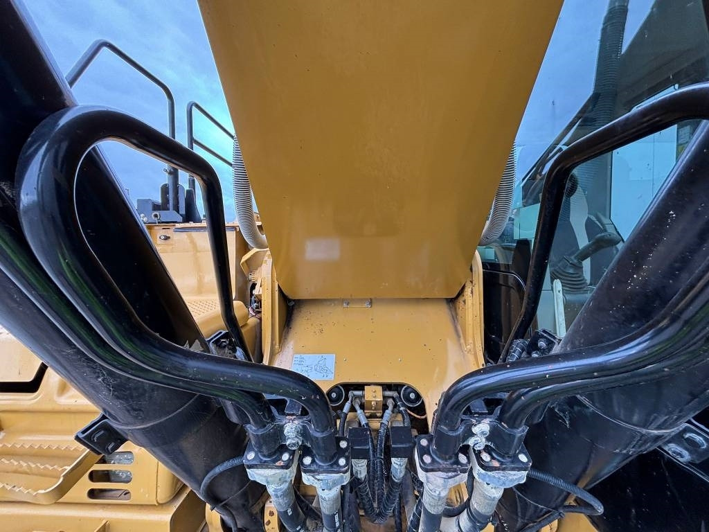 Гусеничный экскаватор CAT 336F L XE (New Undercarriage): фото 28 Гусеничный экскаватор CAT 336F L XE (New Undercarriage): фото 28
