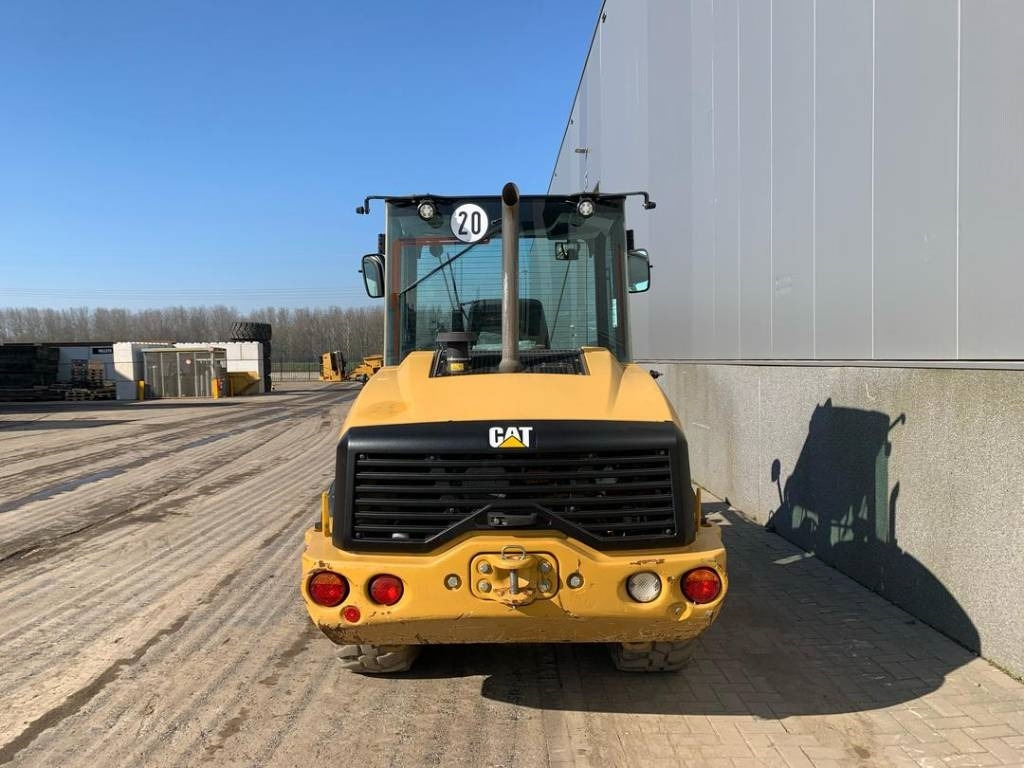 CAT 906 - Колёсный погрузчик: фото 4 CAT 906 - Колёсный погрузчик: фото 4