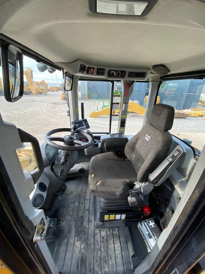 CAT 938 M (Bucket + Forks)  в лизинг CAT 938 M (Bucket + Forks): фото 12