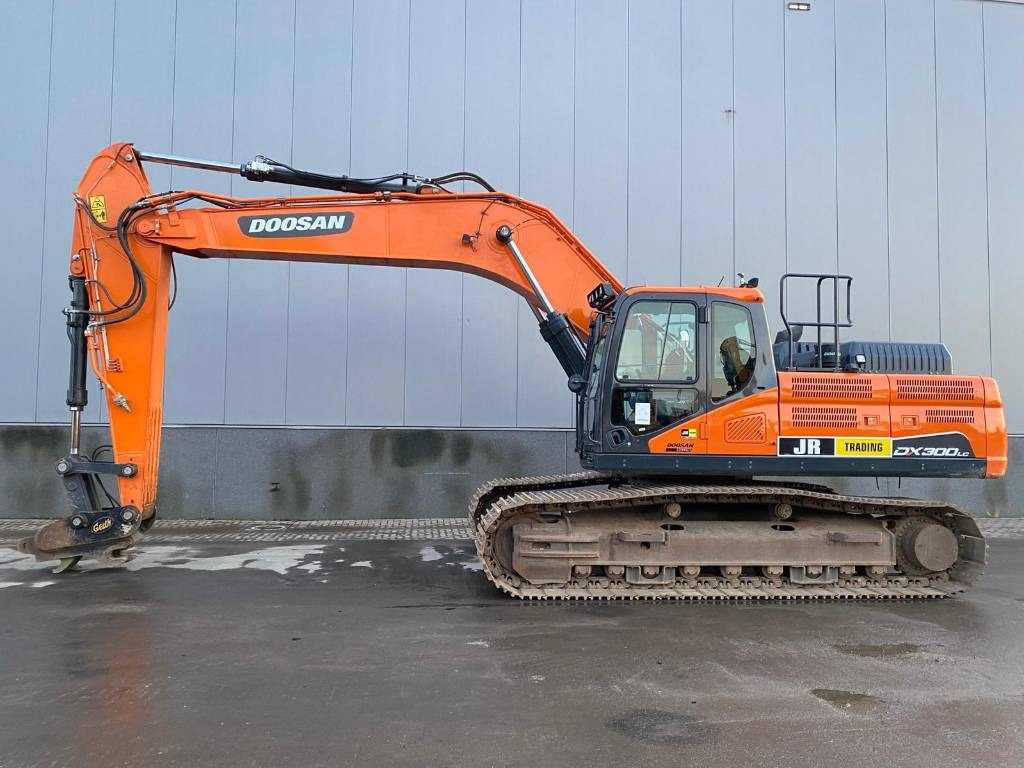 Doosan DX 300 LC-7 - Гусеничный экскаватор: фото 1 Doosan DX 300 LC-7 - Гусеничный экскаватор: фото 1