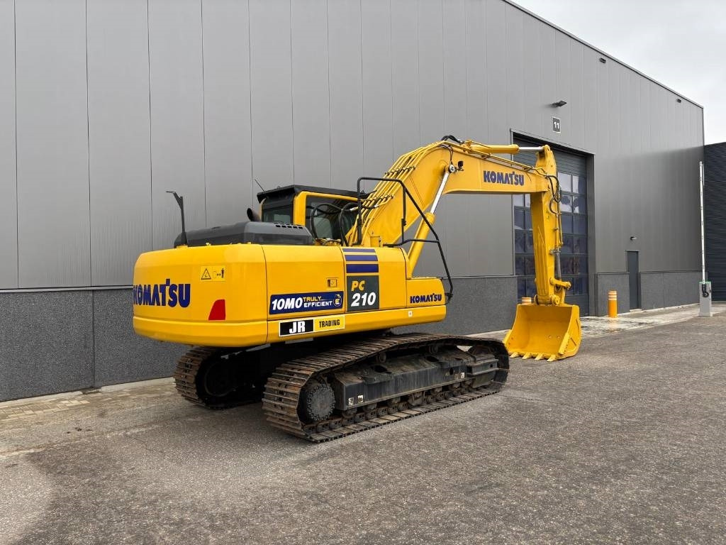Komatsu PC 210-10M0 - Гусеничный экскаватор: фото 5 Komatsu PC 210-10M0 - Гусеничный экскаватор: фото 5