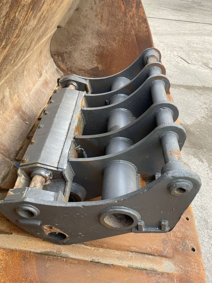 Volvo L250H L260H coupler + GP bucket - Ковш для Строительной техники: фото 2 Volvo L250H L260H coupler + GP bucket - Ковш для Строительной техники: фото 2