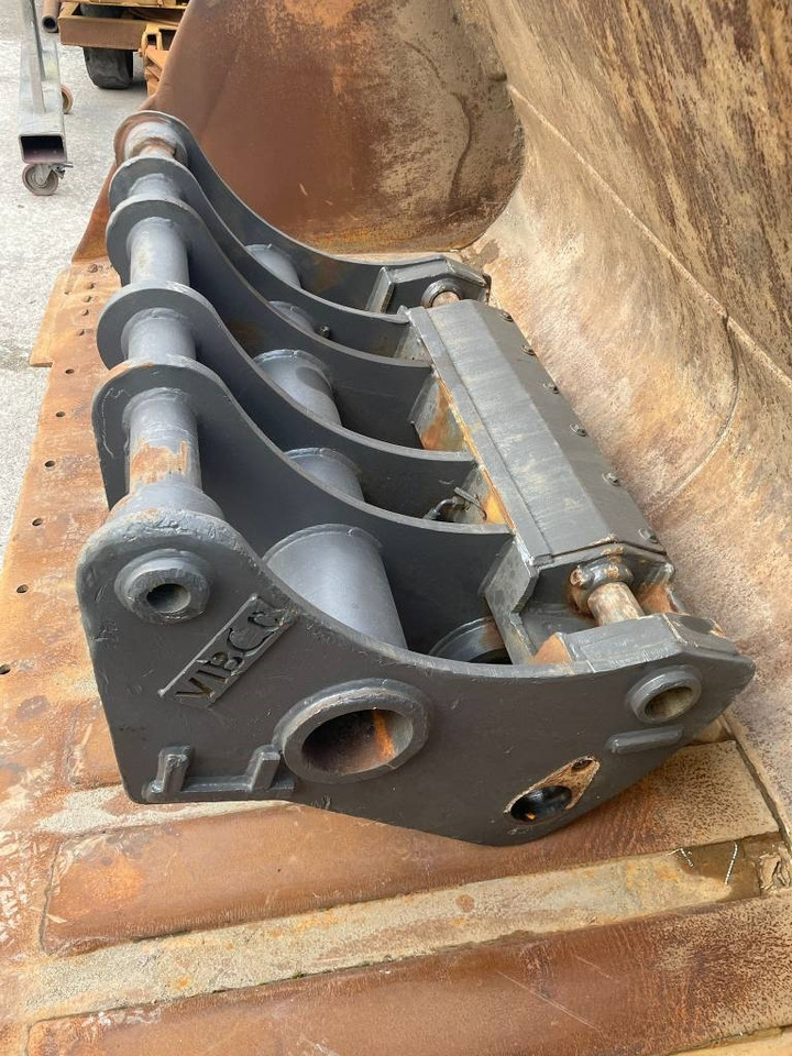 Volvo L250H L260H coupler + GP bucket - Ковш для Строительной техники: фото 1 Volvo L250H L260H coupler + GP bucket - Ковш для Строительной техники: фото 1
