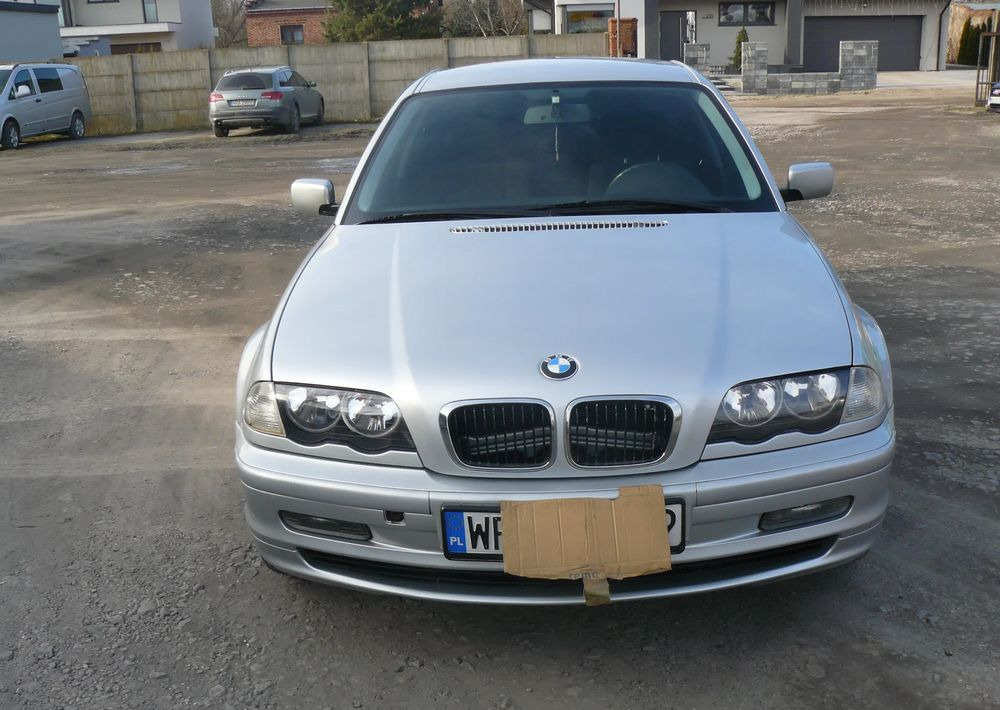 BMW Seria 3 320i - Легковой автомобиль: фото 1 BMW Seria 3 320i - Легковой автомобиль: фото 1