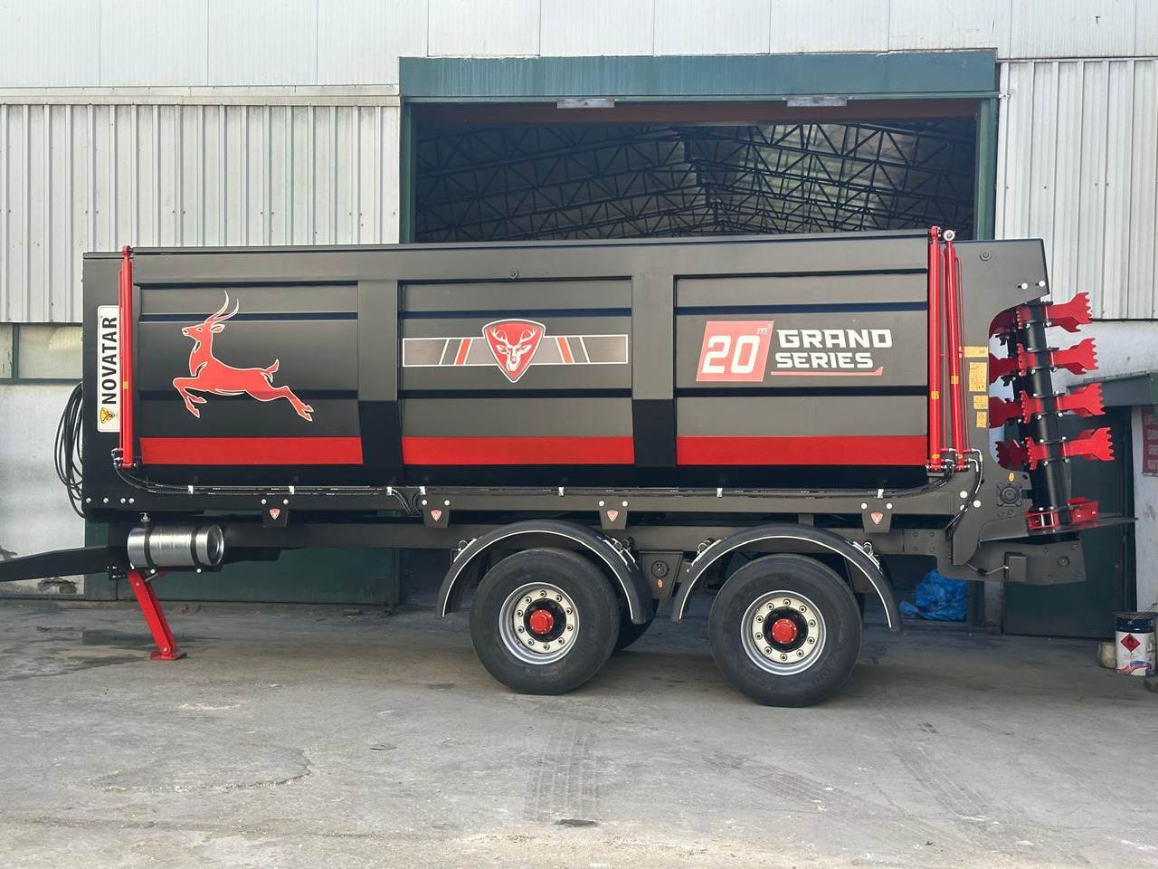 Novatar Manure Spreader Trailer 20 M3 - Навозоразбрасыватель: фото 3 Novatar Manure Spreader Trailer 20 M3 - Навозоразбрасыватель: фото 3