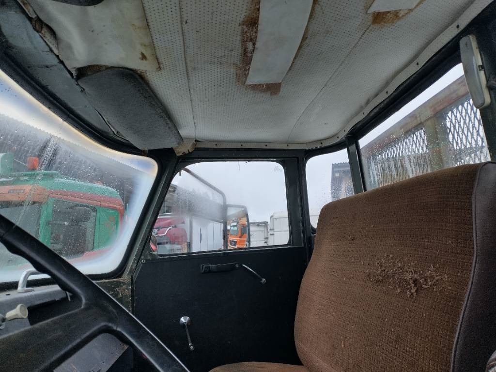 Sisu Karhu rahtilava ja ulosotto - Грузовик бортовой/ Платформа: фото 5 Sisu Karhu rahtilava ja ulosotto - Грузовик бортовой/ Платформа: фото 5