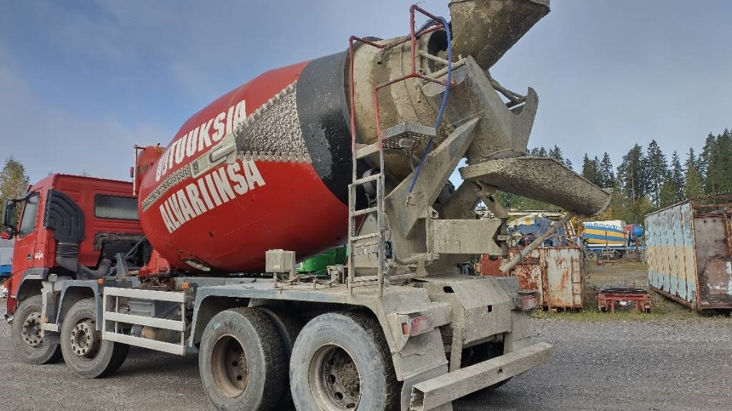 Volvo FM9 8x4 full steel,manual, mixer - Грузовик-цистерна: фото 3 Volvo FM9 8x4 full steel,manual, mixer - Грузовик-цистерна: фото 3