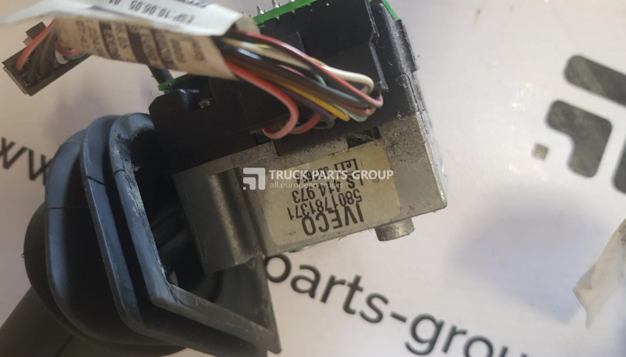 IVECO IVECO STRALIS EURO6 understeering switch control units 41223123, 5801781371, 5801781376, 5802518451. - Подрулевой переключатель для Грузовиков: фото 3 IVECO IVECO STRALIS EURO6 understeering switch control units 41223123, 5801781371, 5801781376, 5802518451. - Подрулевой переключатель для Грузовиков: фото 3