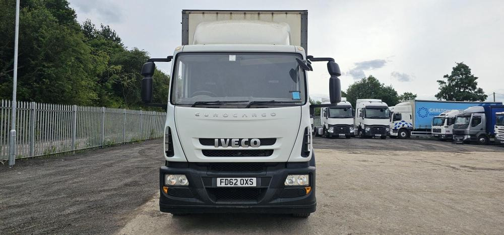Тентованный грузовик Iveco 18 ton curtain tail lift: фото 7