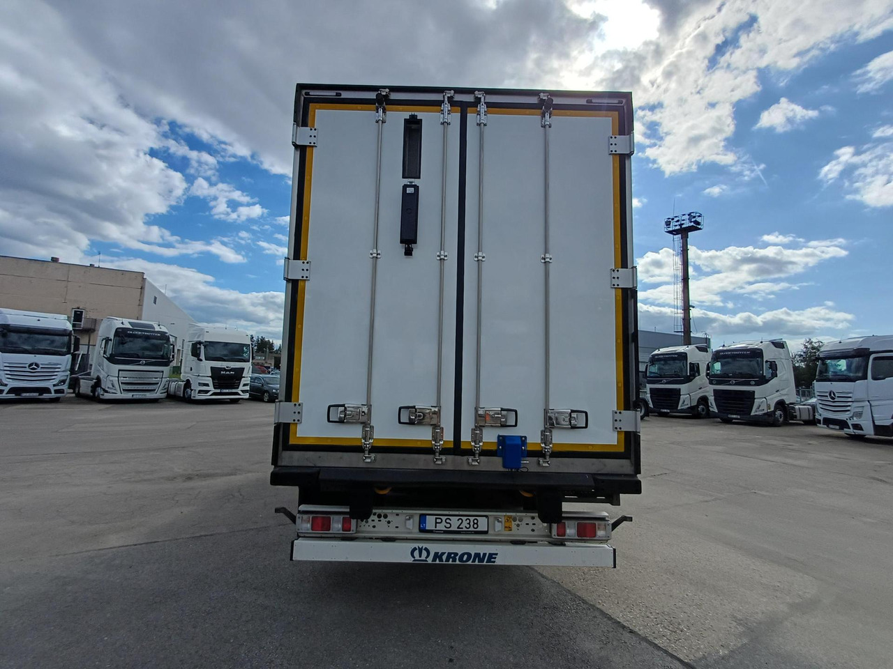 2022 Krone SDR Cool Liner FP 60 ThermoKing SLXi 300 - Полуприцеп-рефрижератор: фото 3 2022 Krone SDR Cool Liner FP 60 ThermoKing SLXi 300 - Полуприцеп-рефрижератор: фото 3