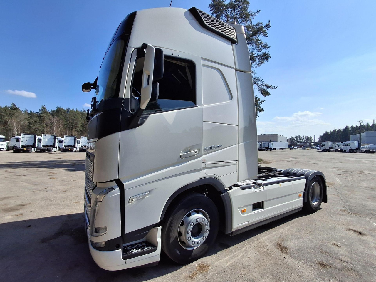 2022/2023 Volvo FH 500 Globetrotter XL - Другая техника: фото 1 2022/2023 Volvo FH 500 Globetrotter XL - Другая техника: фото 1