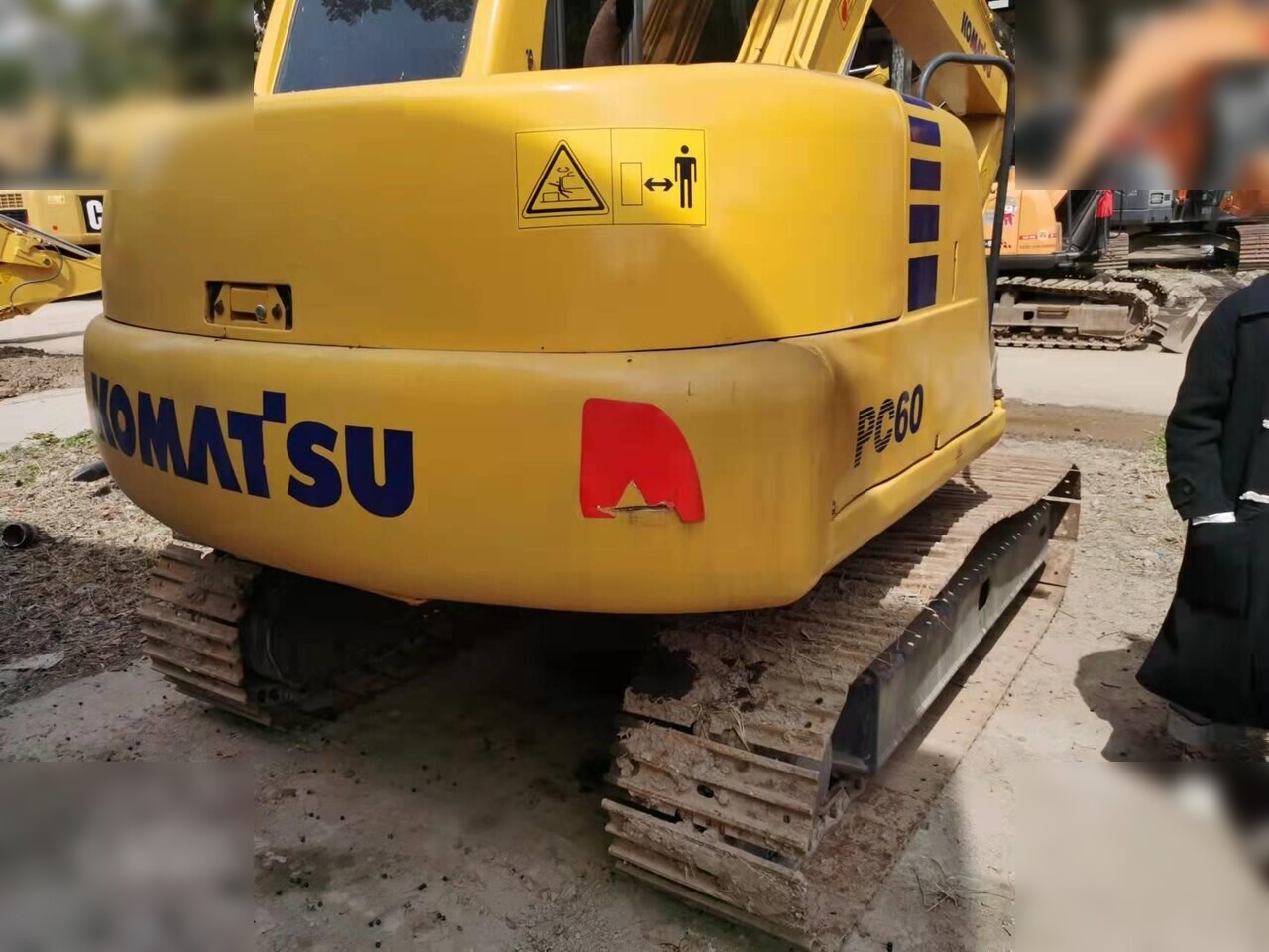 KOMATSU PC60-7 - Гусеничный экскаватор: фото 1 KOMATSU PC60-7 - Гусеничный экскаватор: фото 1