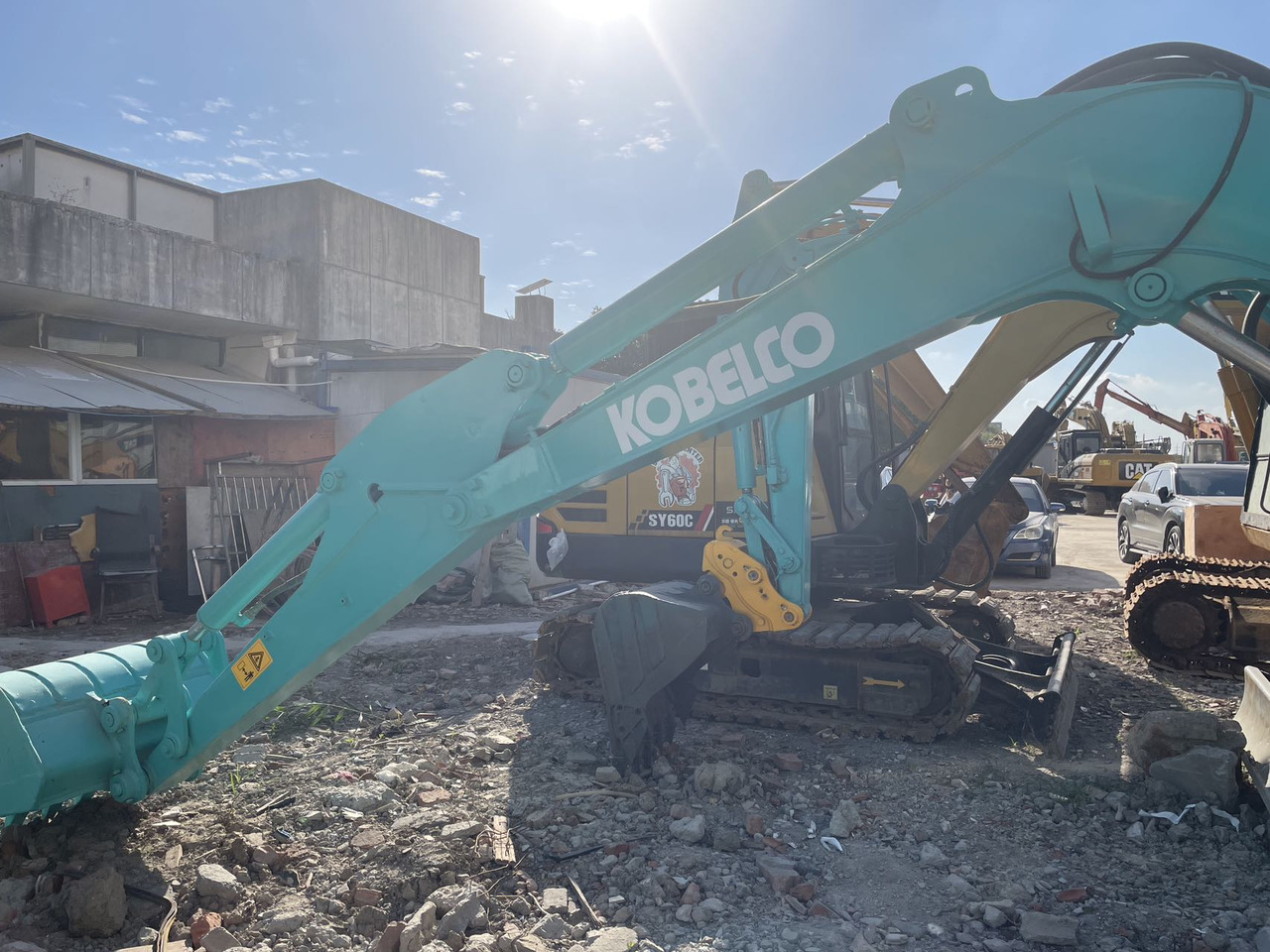 KOBELCO SK60-8 - Строительная техника: фото 3 KOBELCO SK60-8 - Строительная техника: фото 3