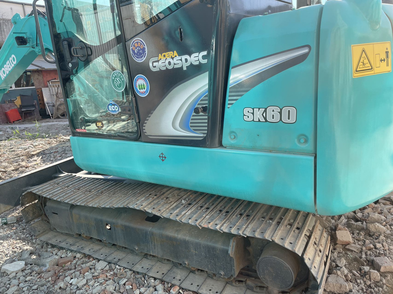 KOBELCO SK60-8 - Строительная техника: фото 2 KOBELCO SK60-8 - Строительная техника: фото 2