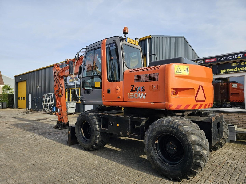 Hitachi ZAXIS 130 W - Колёсный экскаватор: фото 3 Hitachi ZAXIS 130 W - Колёсный экскаватор: фото 3