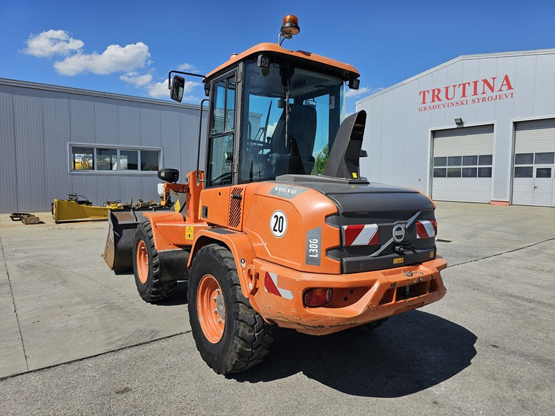 VOLVO L30G - Колёсный погрузчик: фото 3 VOLVO L30G - Колёсный погрузчик: фото 3