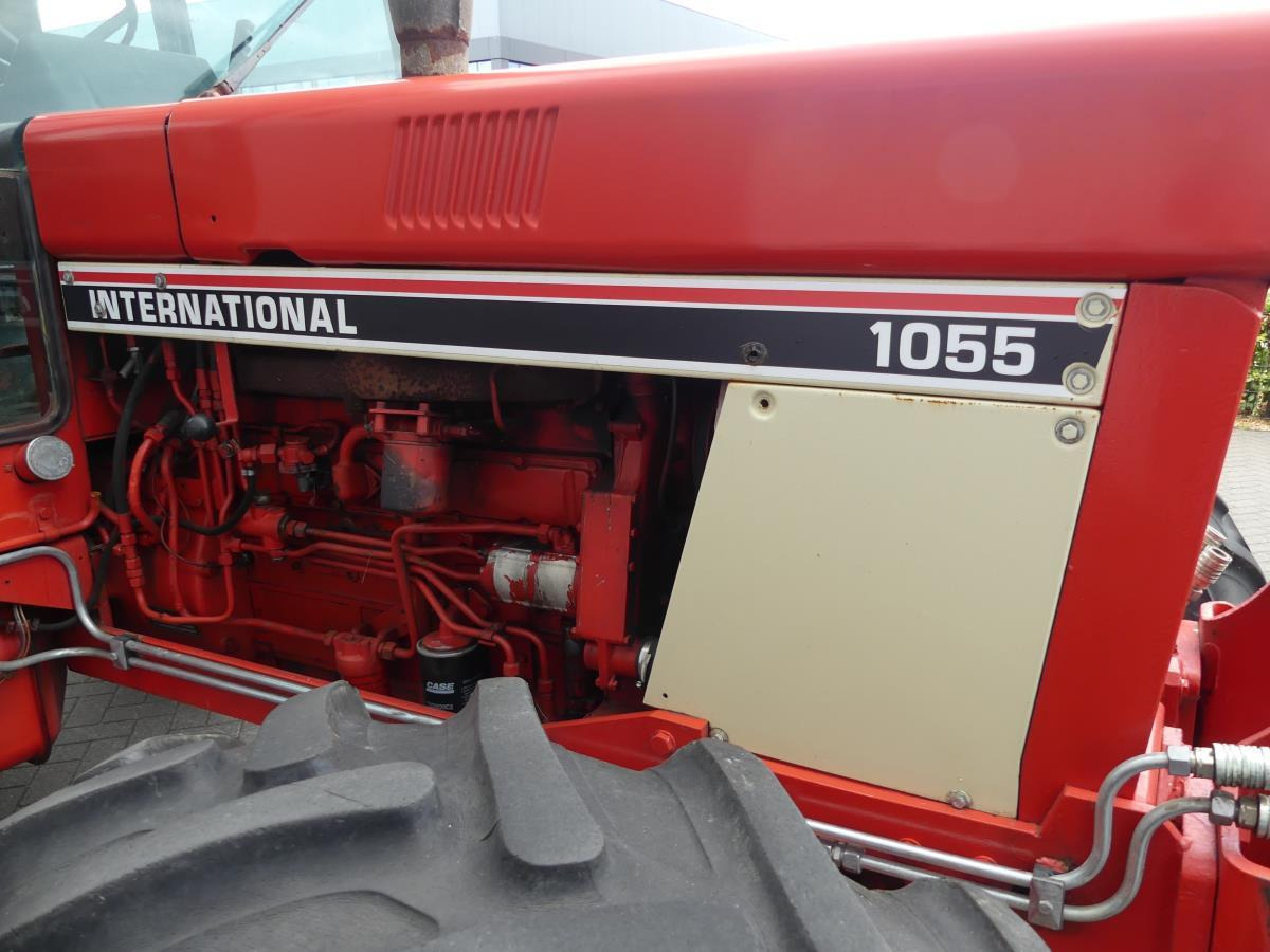 Трактор International 1055A: фото 29