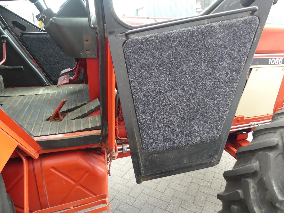 Трактор International 1055A: фото 38